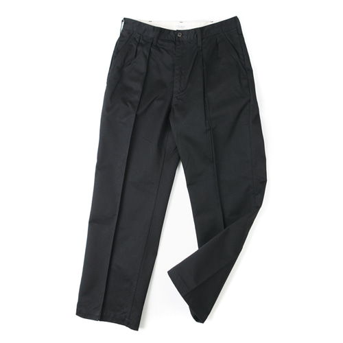 <b>OFFICER TWO TUCK CHINO TROUSERS</b><br>[BLACK]